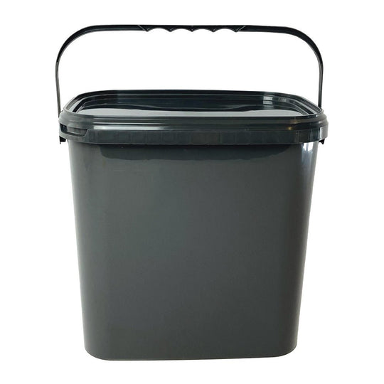 Solids container front view